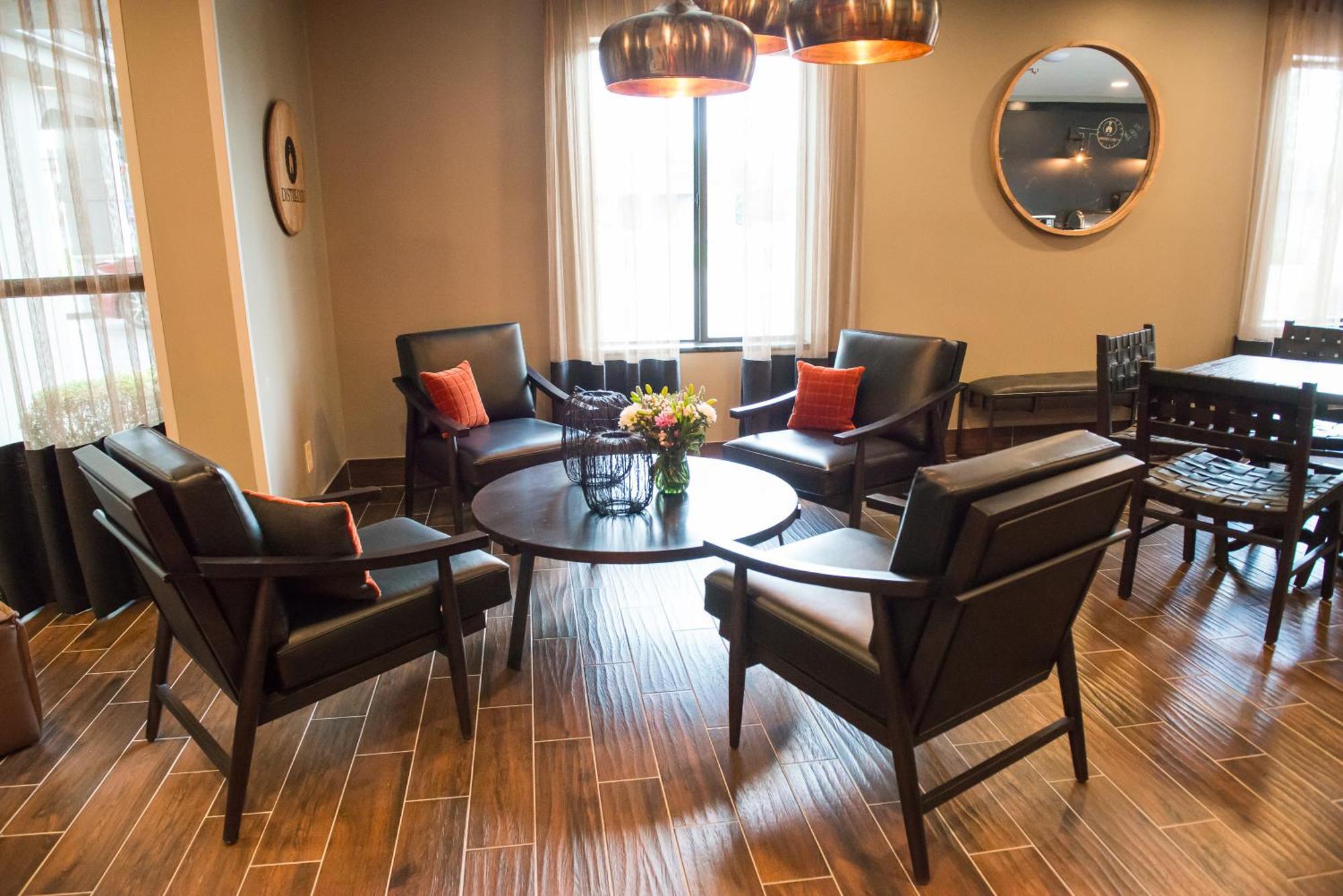 Hotel Distill-inn 3*